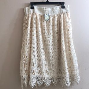 Lace skirt